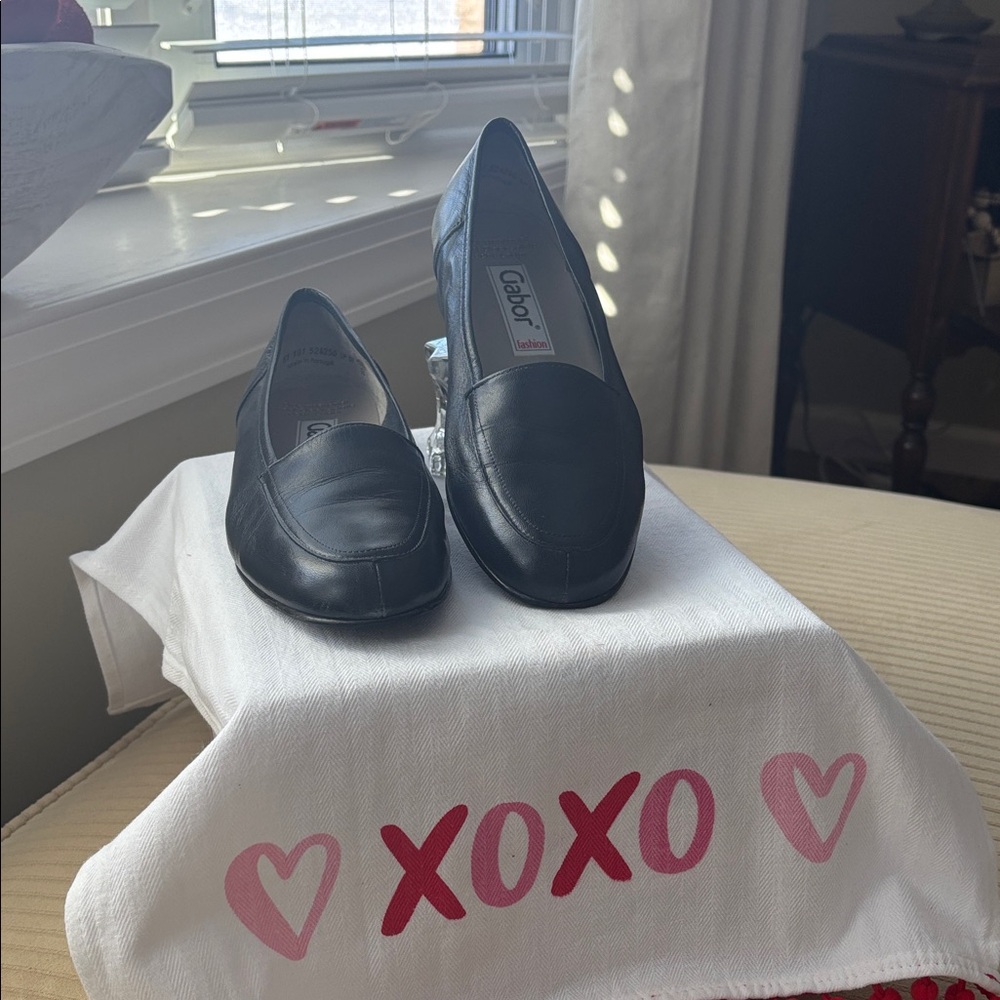 Women's Classy Navy Blue Flat